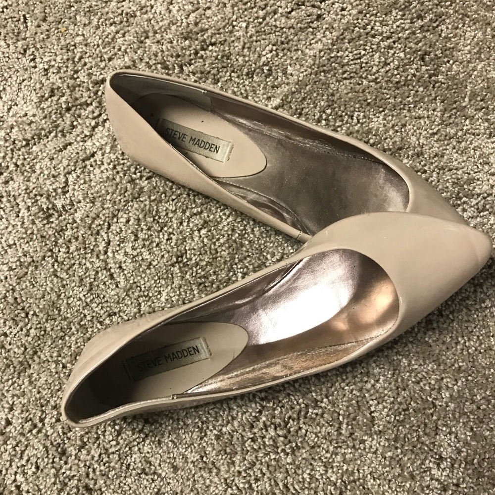 Steve Madden nude flats